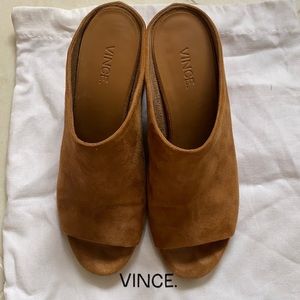 Vince Petra mule 36
